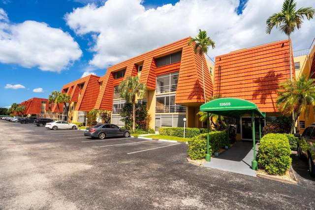 Boca Club Condo