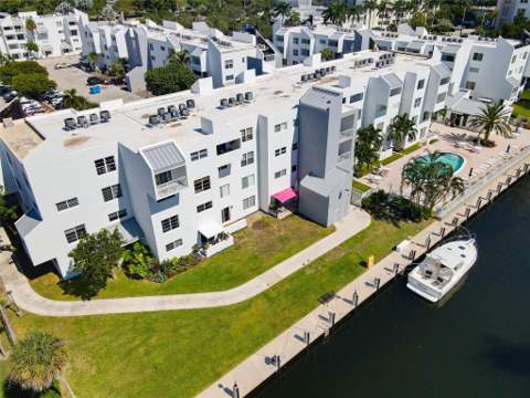 2840 NE 14th Street Causeway #304A, Pompano Beach FL - photo 16 of 35