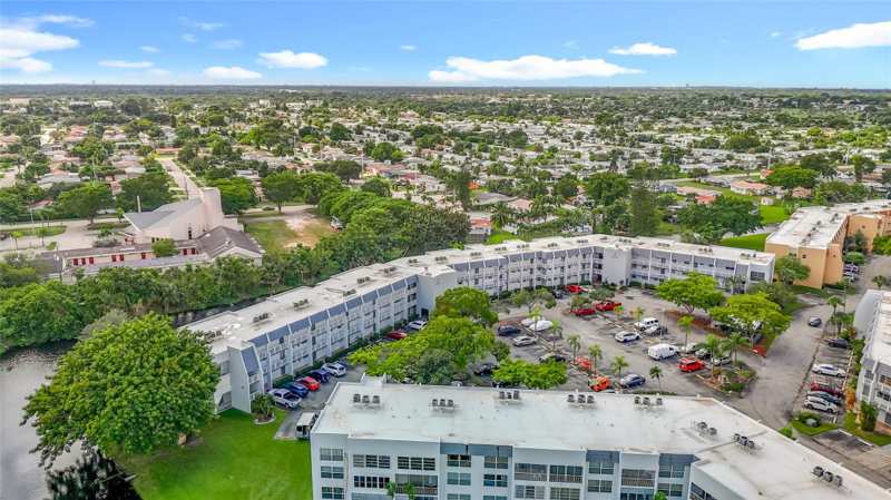 1 bedroom Condominium at 6570 Royal Palm Boulevard #312, Royal Park Gardens, Margate — photo 1