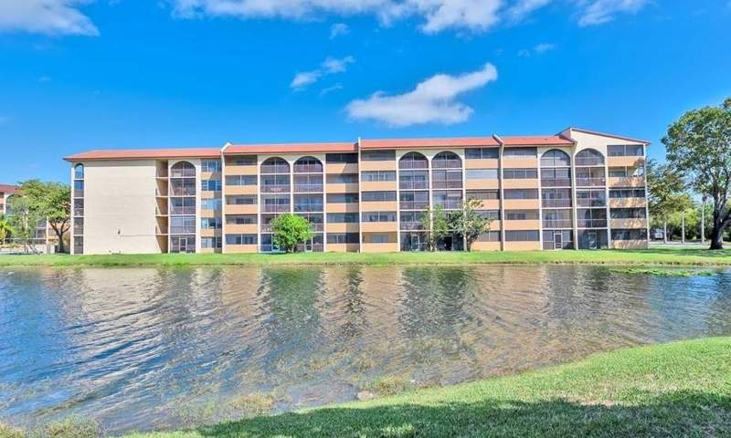 2 bedroom Condominium at 3905 N Nob Hill Road #201, Sunrise Island, Sunrise — photo 4
