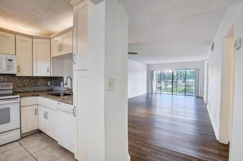 3905 N Nob Hill Road #201, Sunrise FL - photo 6 of 32