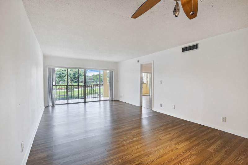 2 bedroom Condominium at 3905 N Nob Hill Road #201, Sunrise Island, Sunrise — photo 2