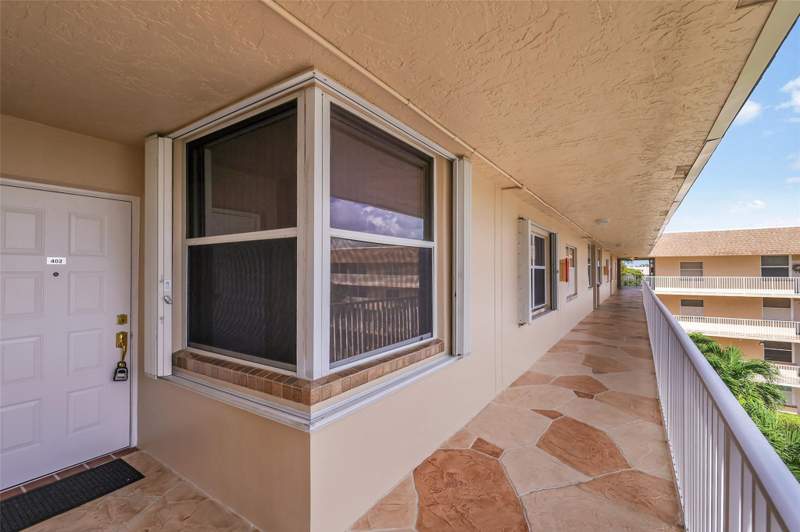 2 bedroom Condominium at 10369 NW 24th Place #402, Sunrise Lakes 187 Condo, Sunrise — photo 2