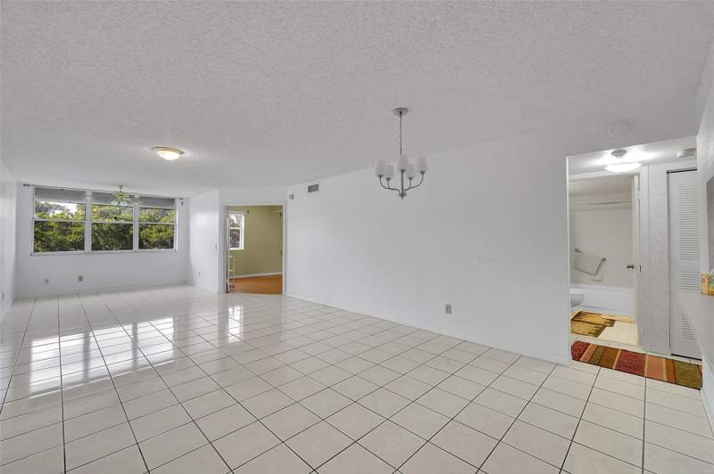 2 bedroom Condominium at 10369 NW 24th Place #402, Sunrise Lakes 187 Condo, Sunrise — photo 4