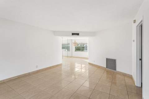 4090 NW 42nd Avenue #309, Lauderdale Lakes FL - photo 6 of 27
