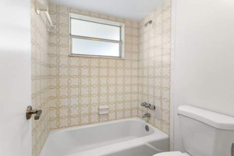 4090 NW 42nd Avenue #309, Lauderdale Lakes FL - photo 20 of 27