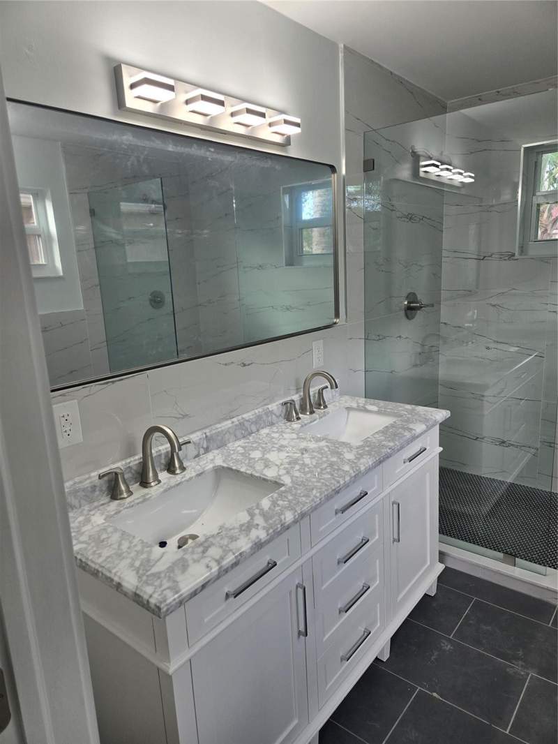 3 bedroom Single Family Residence at 580 NW 87 Way, Ramblewood South 78-19 B, Coral Springs — photo 3
