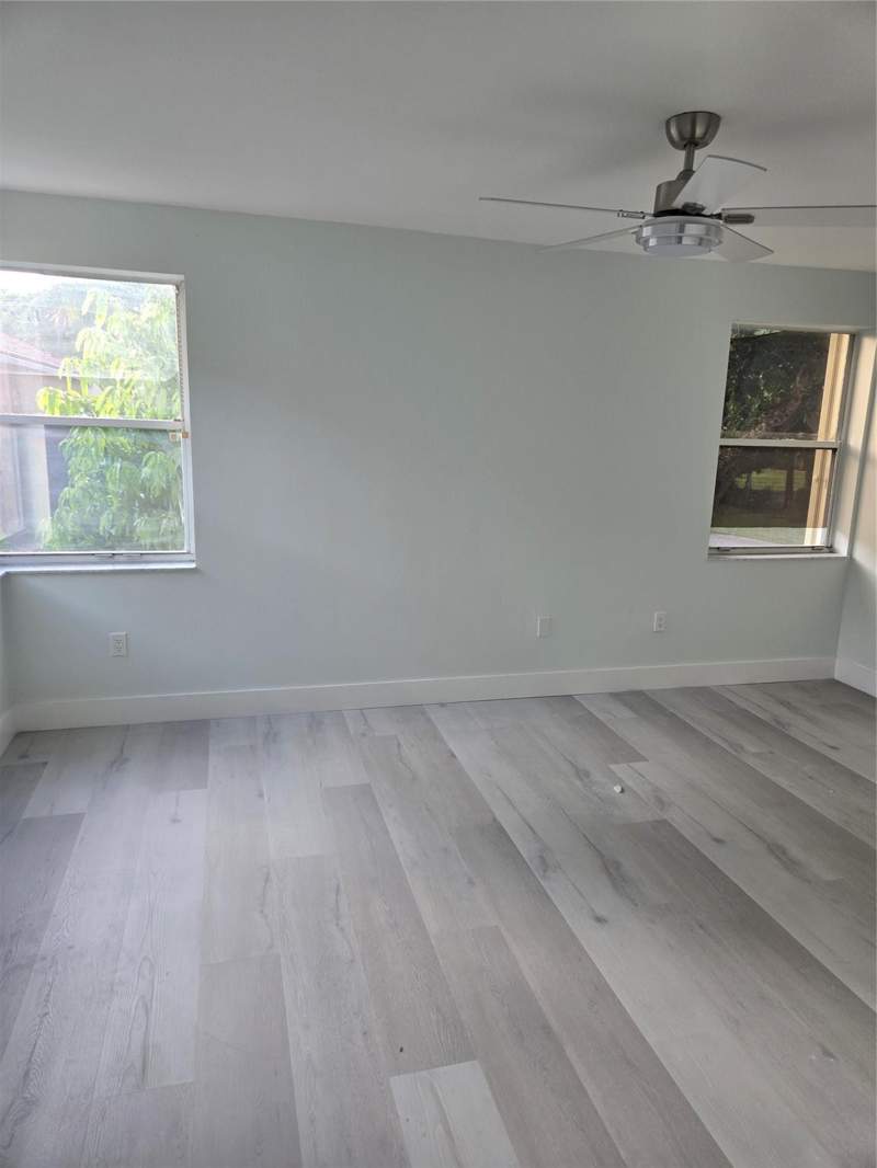 3 bedroom Single Family Residence at 580 NW 87 Way, Ramblewood South 78-19 B, Coral Springs — photo 5