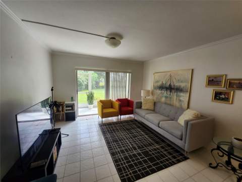 1201 Hillcrest Court #105, Hollywood FL - photo 6 of 21