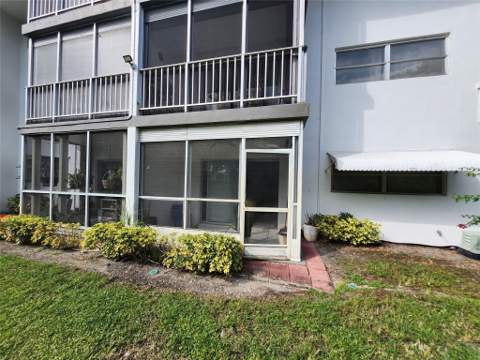 1201 Hillcrest Court #105, Hollywood FL - photo 12 of 21