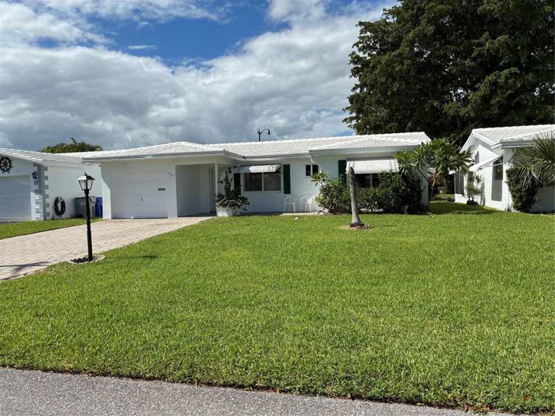 2 bedroom Single Family Residence at 3021 E Golf Boulevard, Leisureville, Pompano Beach — photo 1