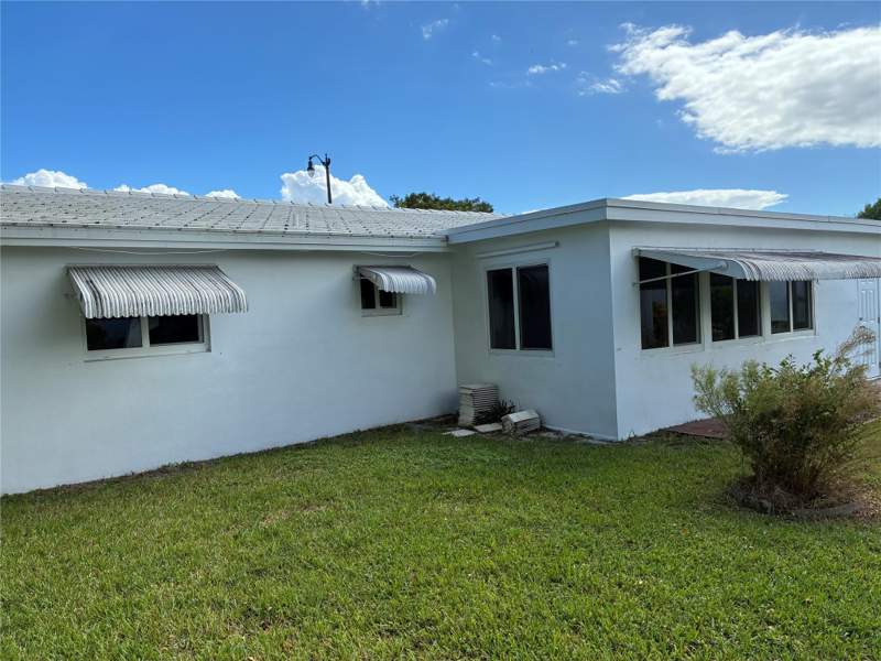 2 bedroom Single Family Residence at 3021 E Golf Boulevard, Leisureville, Pompano Beach — photo 2