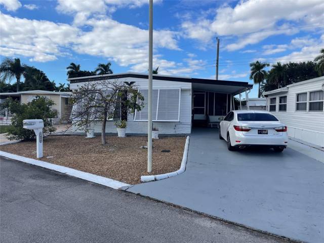 8621 SW 18th Court