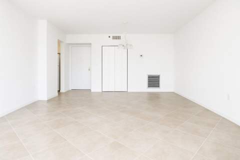 4001 Hillcrest Drive #407, Hollywood FL - photo 7 of 28