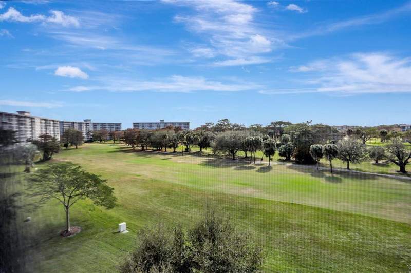 3 bedroom Condominium at 565 Oaks Lane #103, No. 66 Palm-Aire Country, Pompano Beach — photo 3