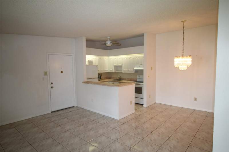 2 bedroom Condominium at 9728 S Belfort Circle #206, Belfort, Tamarac — photo 3