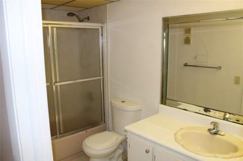 9728 S Belfort Circle #206, Tamarac FL - photo 7 of 10