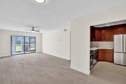 3115 Oakland Shores Drive #E109, Oakland Park FL - photo 6 of 46