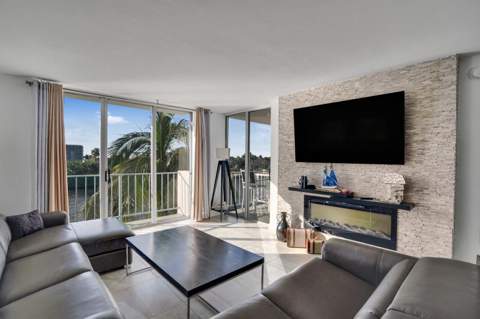 1609 N Riverside Drive #304, Pompano Beach FL - photo 15 of 39