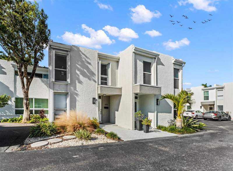 2 bedroom Condominium at 653 Cypress Lane #21b, Cypress Cove, Wilton Manors — photo 2