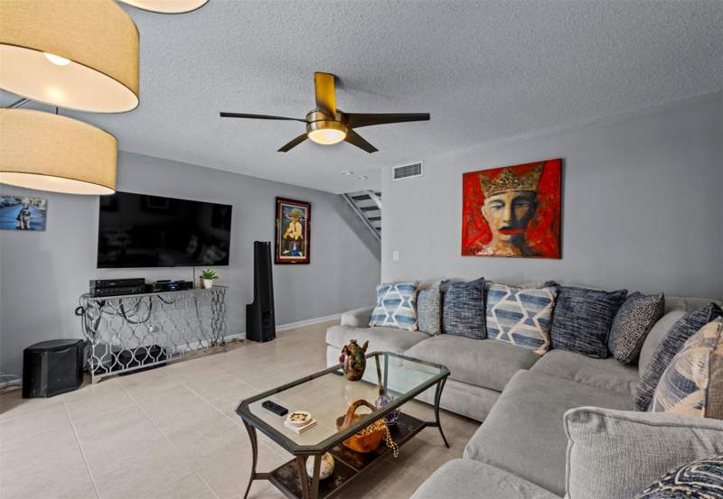 2 bedroom Condominium at 653 Cypress Lane #21b, Cypress Cove, Wilton Manors — photo 3