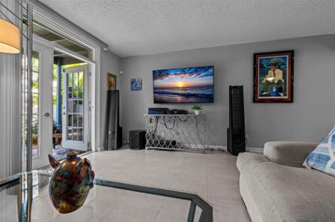 653 Cypress Lane #21b, Wilton Manors FL - photo 6 of 35