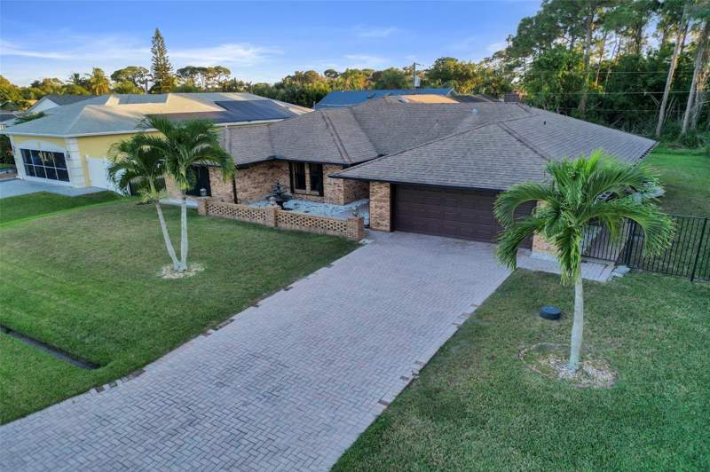 3 bedroom Single Family Residence at 766 SE Cavern Avenue, Port St Lucie Section 3, Port St. Lucie — photo 2