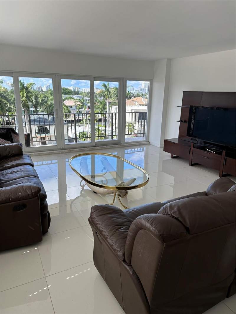 3 bedroom Condominium at 2500 E Las Olas Boulevard #508, Marine Tower, Fort Lauderdale — photo 2