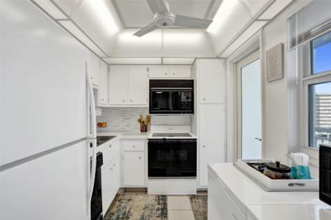 201 N Ocean Boulevard #603, Pompano Beach FL - photo 12 of 37