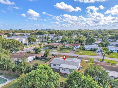 4911 NW 16th Street, Lauderhill FL - photo 10 of 48