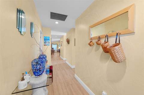 6809 SE Yorktown Drive, Hobe Sound FL - photo 8 of 29