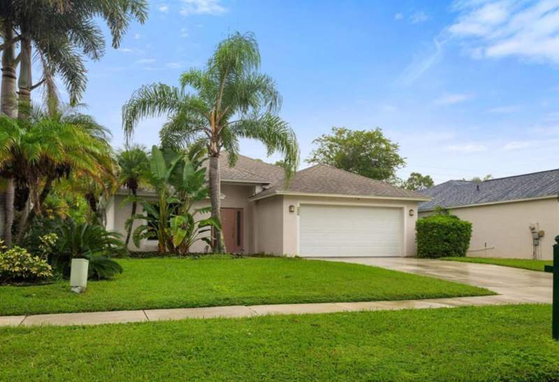 3 bedroom Single Family Residence at 296 SW Panther Trace, Sawgrass Lakes 1 Pud Ph 1, Port St. Lucie — photo 2