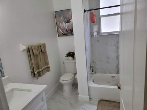111 Berenger Walk, Royal Palm Beach FL - photo 7 of 18