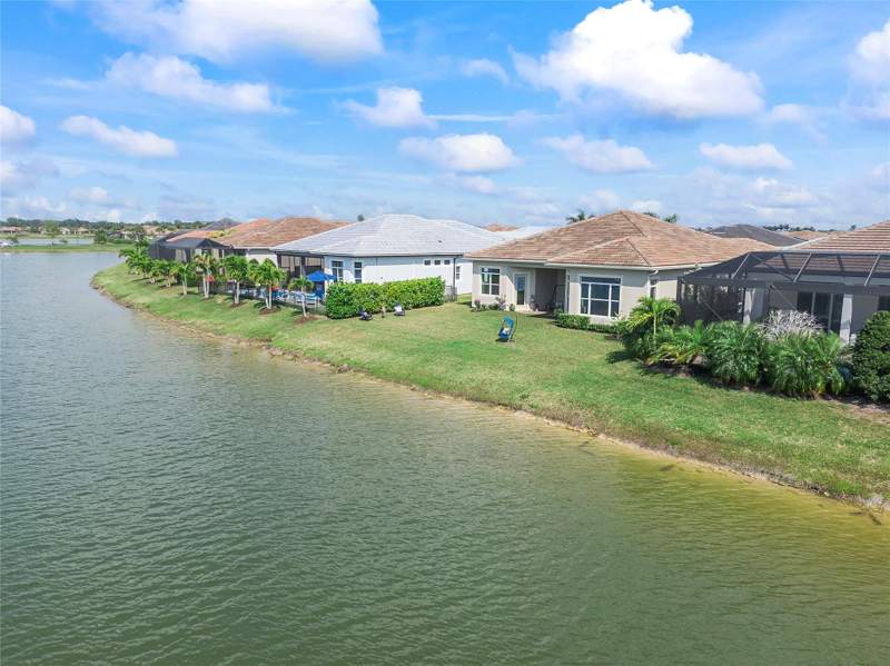3 bedroom Single Family Residence at 8674 SW Flutto Way, Verano South Pud 1 - Pod, Port St. Lucie — photo 2