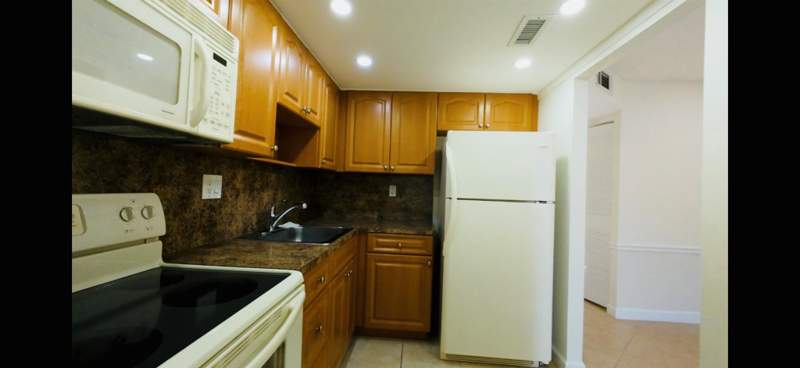 1 bedroom Condominium at 9101 Sunrise Lakes Boulevard, Sunrise Lakes 110 Condo, Sunrise — photo 5