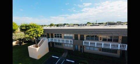 9101 Sunrise Lakes Boulevard, Sunrise FL - photo 9 of 14