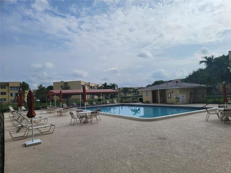 1 bedroom Condominium at 6000 NW 64th Avenue #205, Bermuda Club One Condo, Tamarac — photo 2