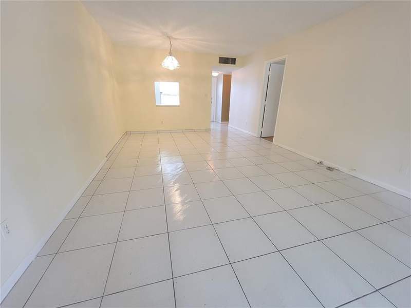 1 bedroom Condominium at 6000 NW 64th Avenue #205, Bermuda Club One Condo, Tamarac — photo 4