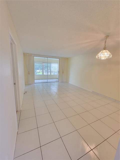 6000 NW 64th Avenue #205, Tamarac FL - photo 8 of 9