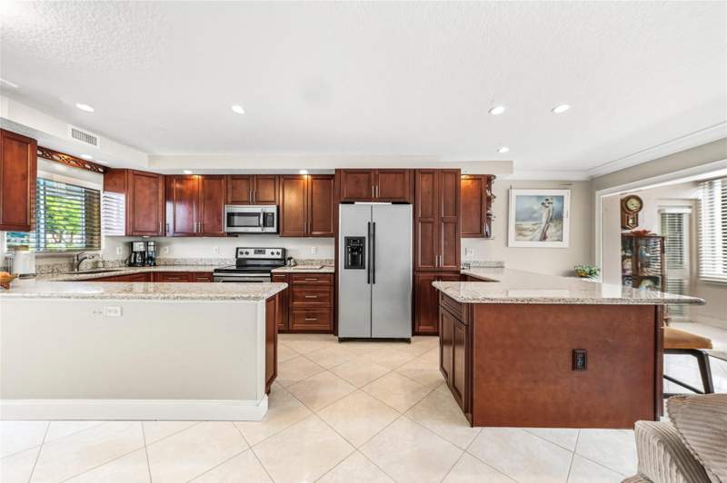 2 bedroom Condominium at 1000 SE 4th Street #117 & 118, Riverview Gardens, Fort Lauderdale — photo 3