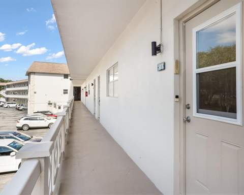3500 NW 48th Avenue #513, Lauderdale Lakes FL - photo 10 of 27