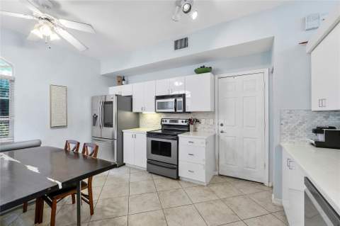 4020 Dorado Drive, Riviera Beach FL - photo 17 of 34
