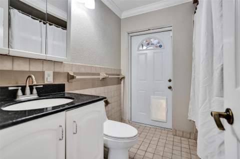 4221 NE 13th Avenue, Oakland Park FL - photo 16 of 28