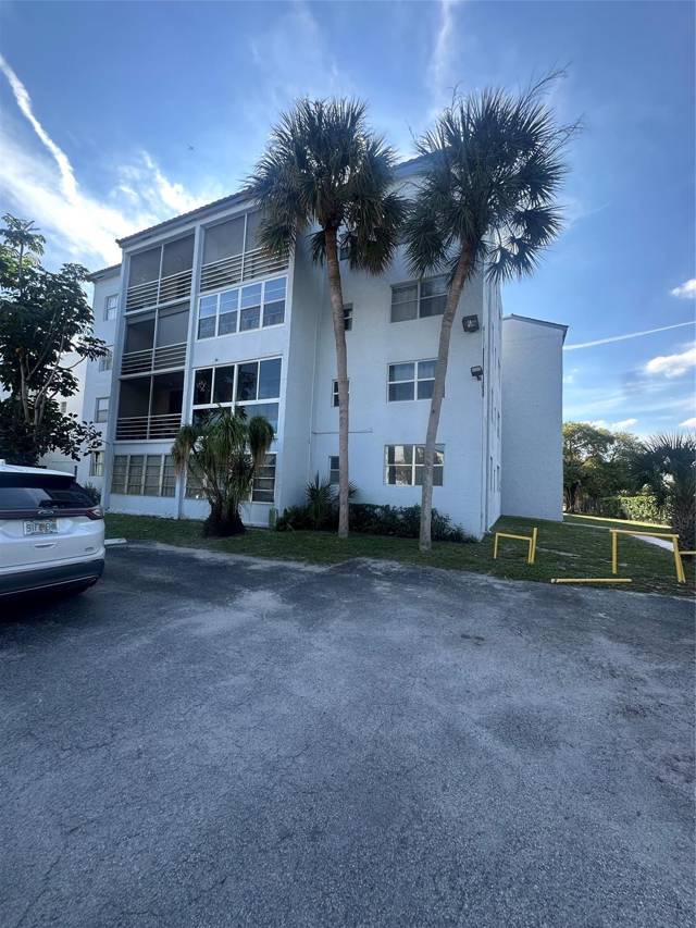 2800 Somerset Drive #J107