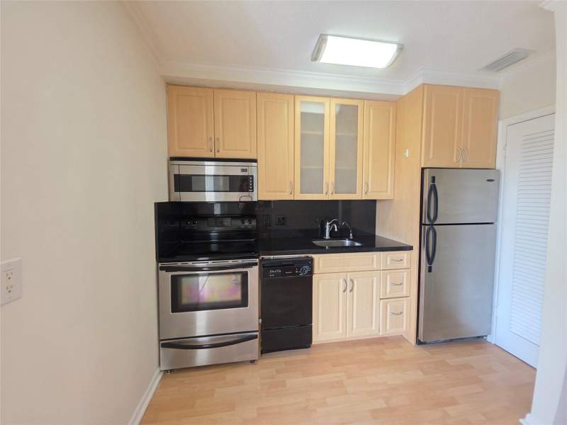 1 bedroom Condominium at 2131 NE 42nd Court #208e, Venetian Park Gardens, Lighthouse Point — photo 5