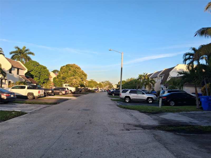 3 bedroom Townhouse at 1349 Seaview, Tam Oshanter, North Lauderdale — photo 1