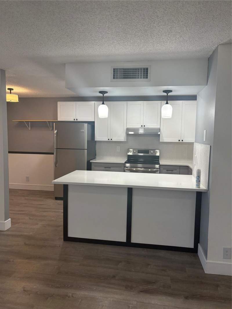2 bedroom Condominium at 5492 Courtyard Drive #5492, The Courtyard Condominium, Margate — photo 3