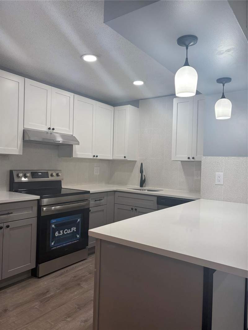 2 bedroom Condominium at 5492 Courtyard Drive #5492, The Courtyard Condominium, Margate — photo 5