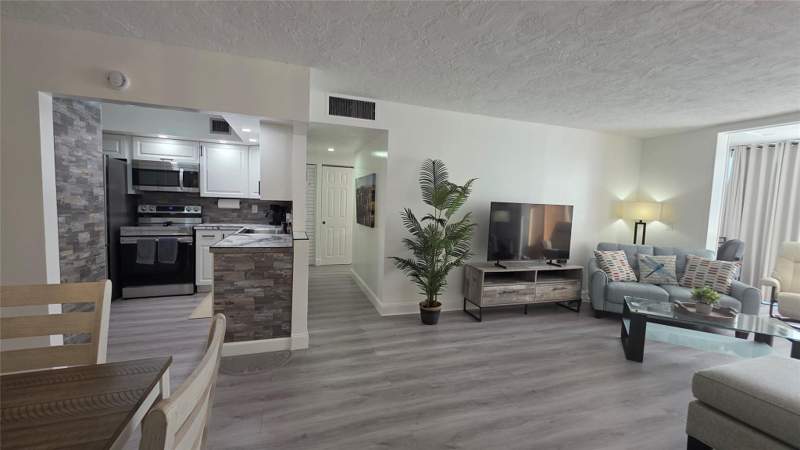 1 bedroom Condominium at 2831 Somerset Drive #105, somerset, Lauderdale Lakes — photo 4