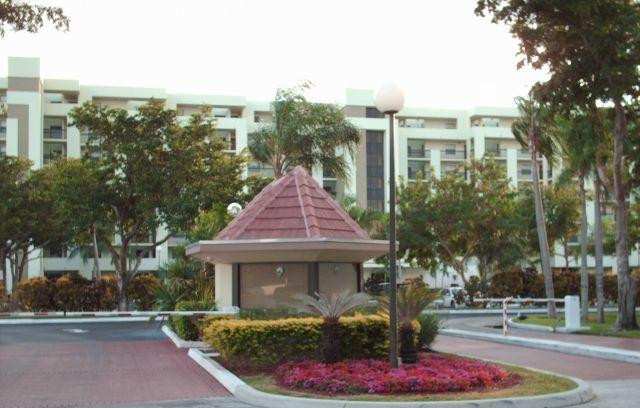 2 bedroom Condominium at 7050 NW 44th Street #506, Horizons of Inverrary, Lauderhill — photo 1